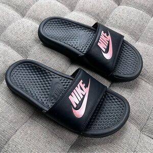 Women’s Nike Slides - Black & Pink - Like new condition!